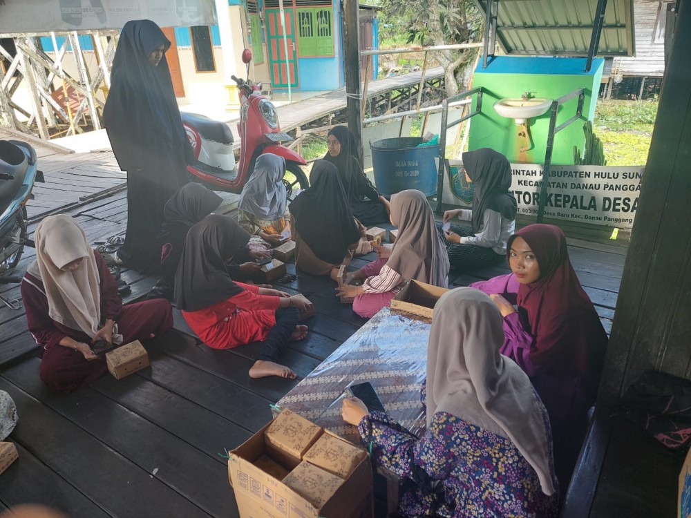 KEGIATAN POSYANDU REMAJA DI KANTOR DESA BARU